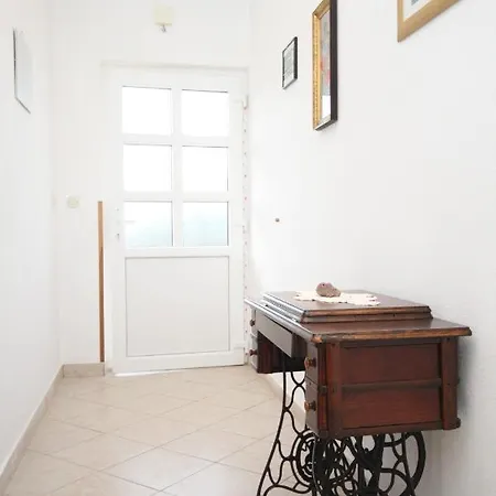 Appartement By The Sea Necujam, Solta - 8647