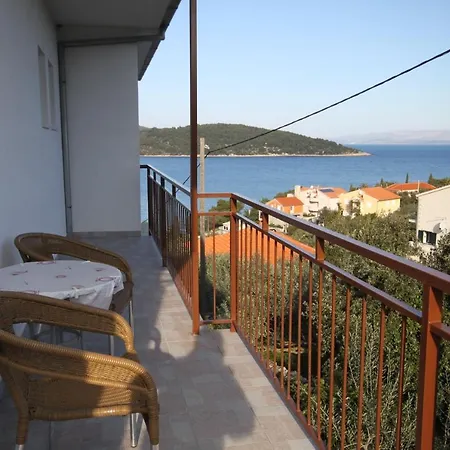 Appartement By The Sea Necujam, Solta - 8647